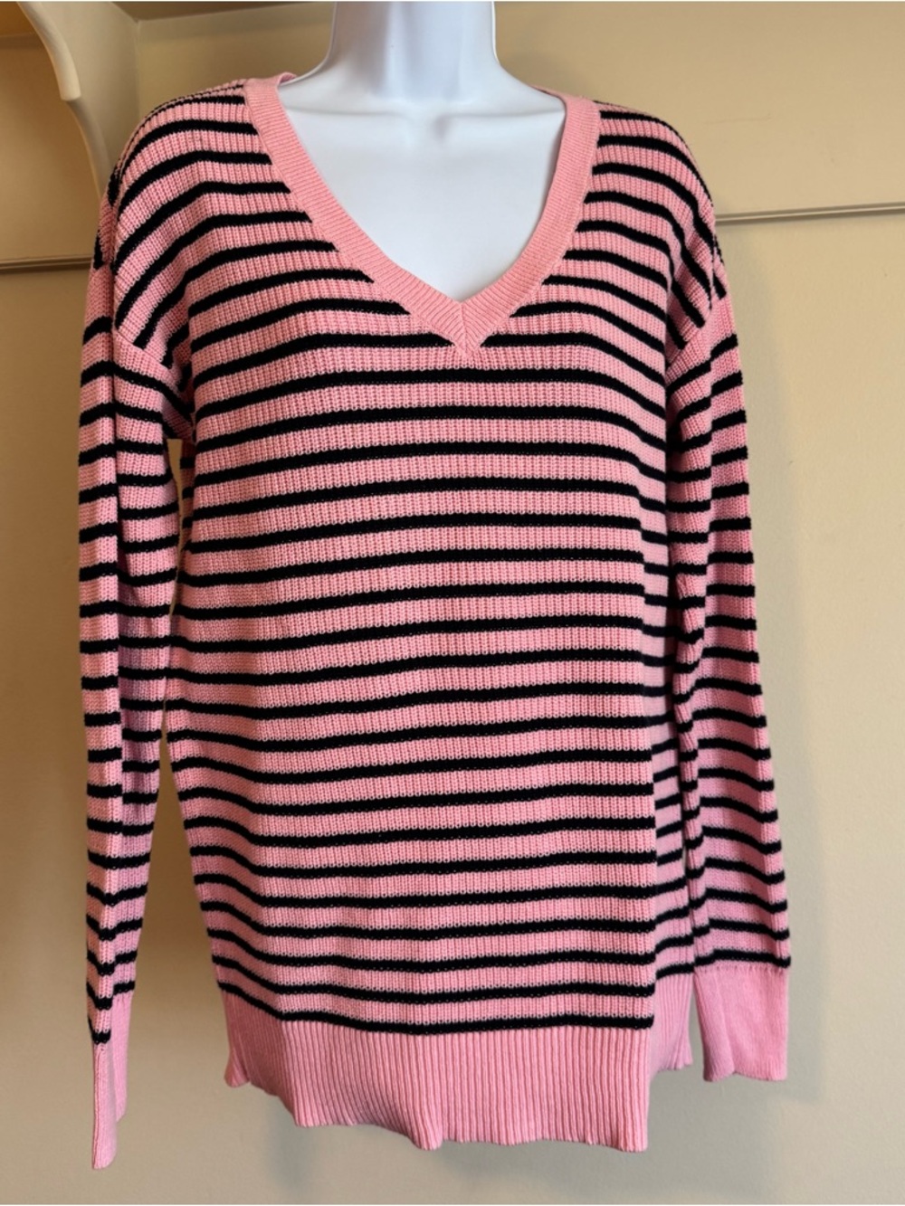 GAP Pink and Blue Striped Long Sleeves V-Neck Cotton Sweater Woman’s S